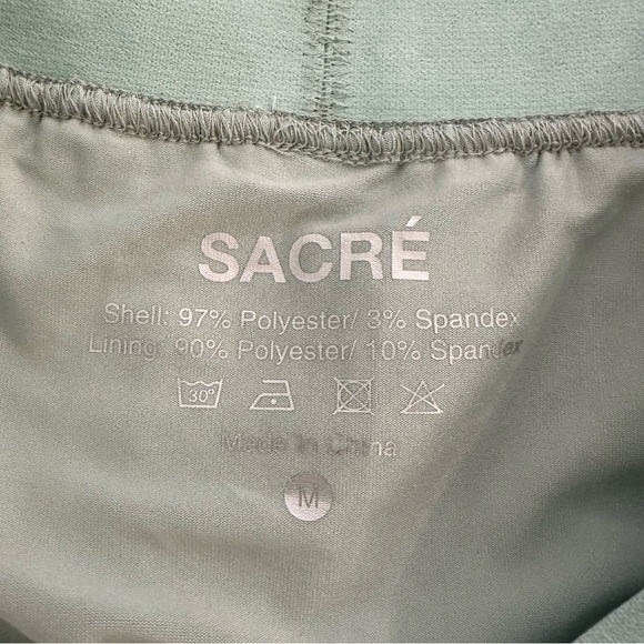 Sacre’ Serena Women’s Lifestyle Skirt Size Medium Sage Green Skort Workout - Picture 2 of 7